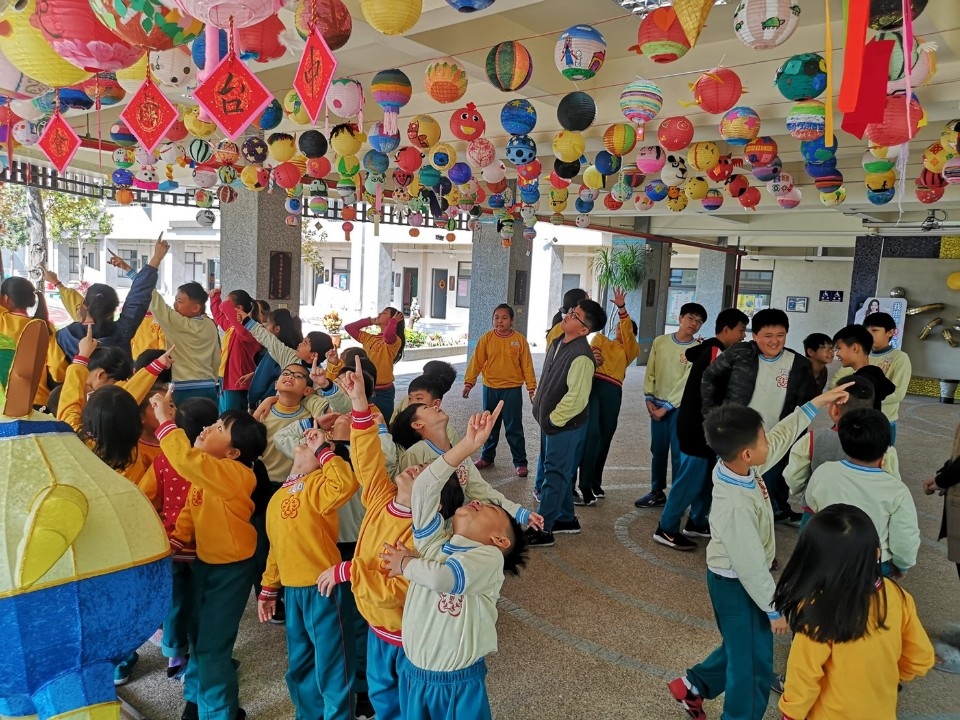 迎接2020台灣燈會　中市逾百所學校彩繪5,000盞小燈籠。(記者林志強翻攝)